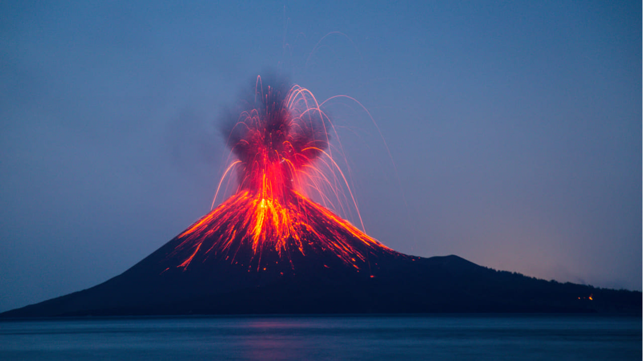 Imagen del Monte Krakatoa o Krakatau